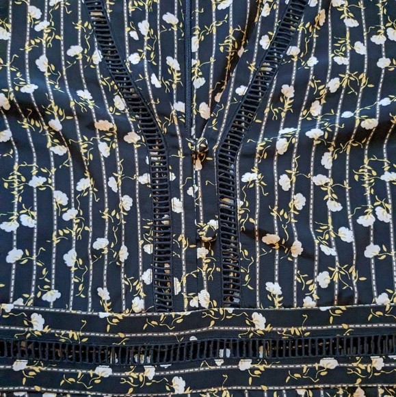 TOPSHOP Perforated Cutouts Vneck Long-sleeved Pinstripe Floral Dress 4 EUC - Picture 5 of 8